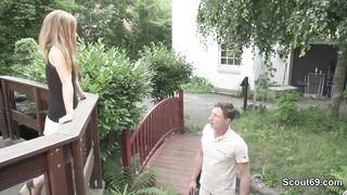 Wilder Terrassenfick mit der jungen Blondine
